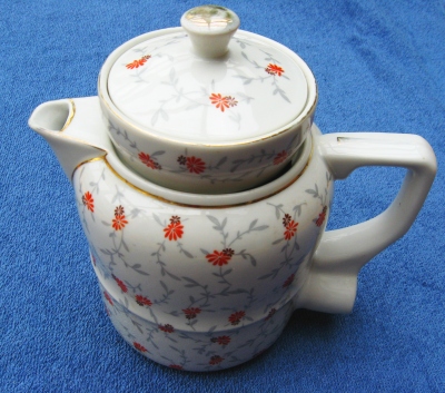 Tee-Aromator mit seltenem Dekor